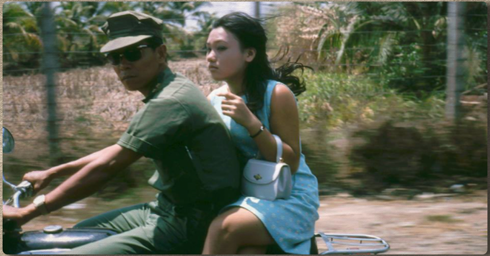 Phụ nữ Sài Gòn xưa vì sao ngồi sau xe chỉ ngồi một bên? Thay vì ngồi "chạng hảng" _ Lối Cũ
